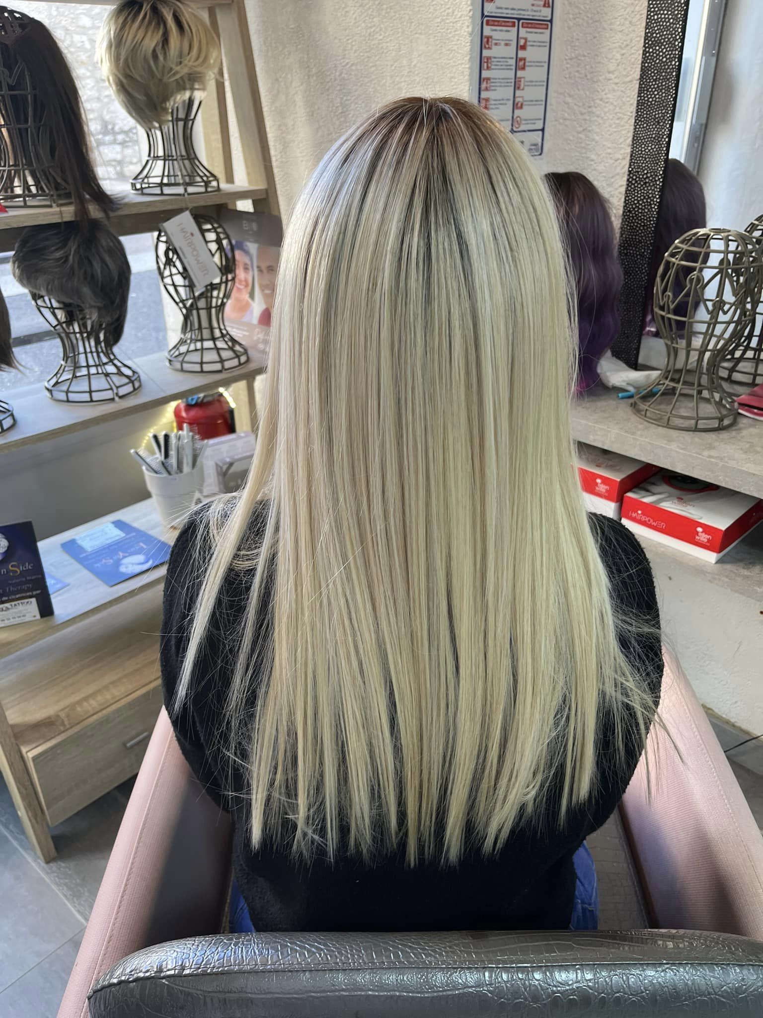 Le Petit Salon Saint Vallier de Thiey  salon de coiffure saint vallier de thiey-coupe de cheveux grasse-extensions peymeinade-lissage le tignet-coloration de cheveux le cannet-prothese capillaire mandelieu la napoule-perruque fayence